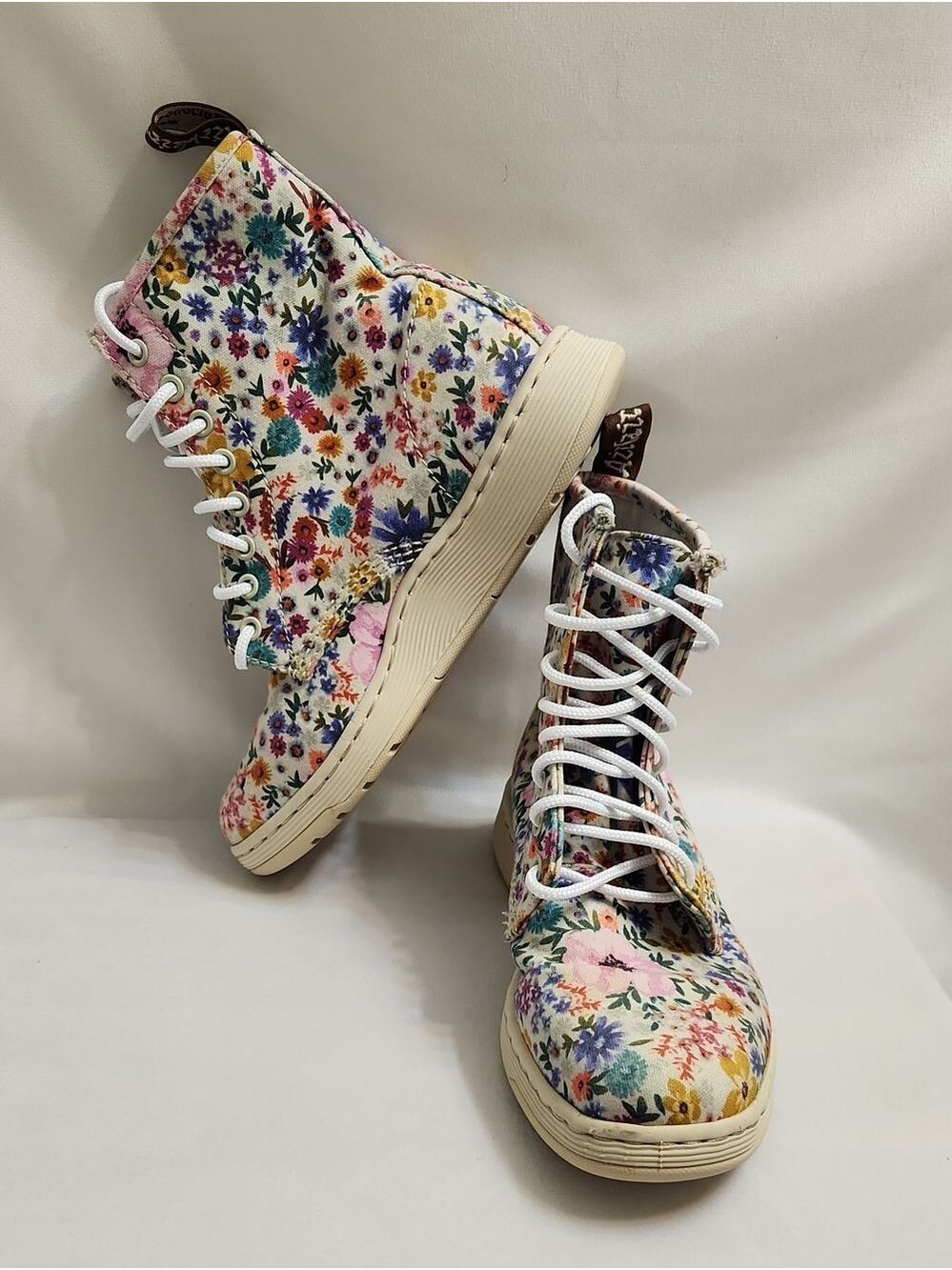 Dr. Martens Newton Wanderlust Floral Multicolored Lace-Up Ankle Boots (Size 7) - Picture 5 of 11